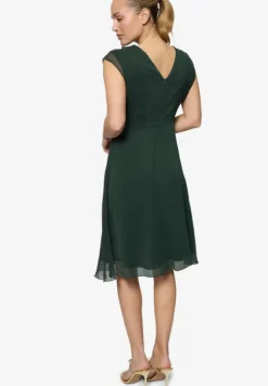 Chiffonkleid mit Rüschen