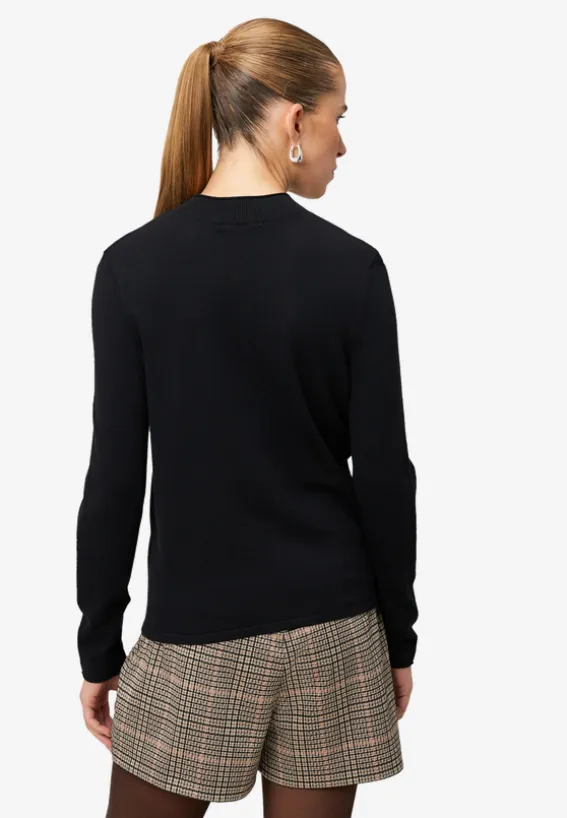 Feinstrickpullover mit hohem Kragen