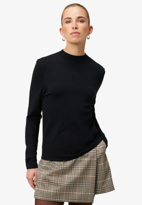 Feinstrickpullover mit hohem Kragen