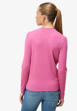Feinstrickpullover mit hohem Kragen
