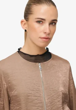 Jacke mit Knittereffekt