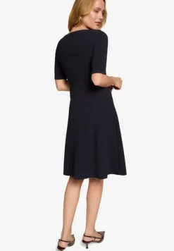Jerseykleid mit Gürtel
