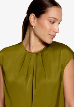 Satin-Bluse mit Rundhalsausschnitt